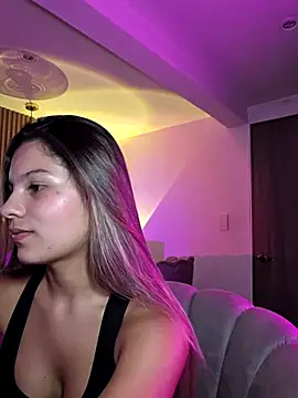 emilyvex online show from July 17, 2026, 3:13 am