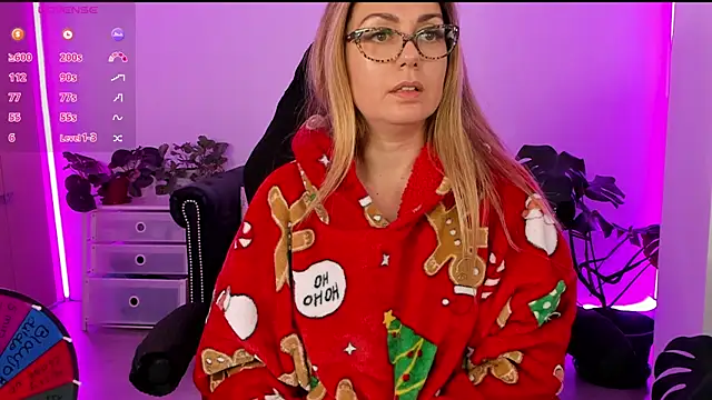 Snapshot of LindaWhite_ chatting on December 11, 2024, 9:45 pm LindaWhite online show from December 11, 2024, 9:45 pm