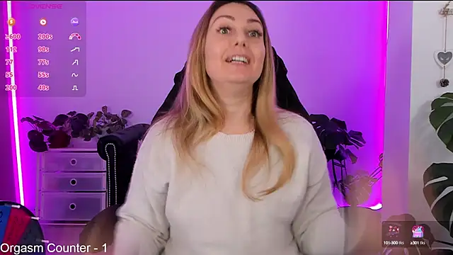 Snapshot of LindaWhite_ chatting on January 7, 2025, 9:25 pm LindaWhite online show from January 7, 2025, 9:25 pm