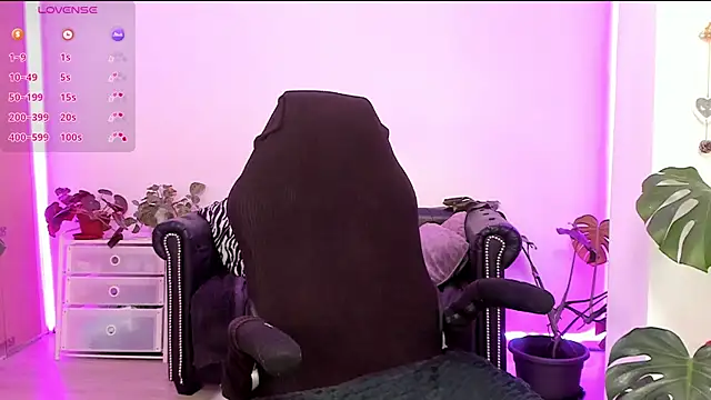 Snapshot of LindaWhite_ chatting on March 11, 2025, 4:51 pm LindaWhite online show from March 11, 2025, 4:51 pm