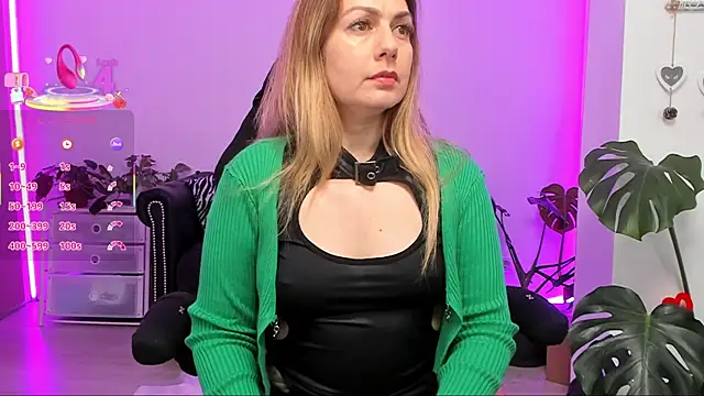 Snapshot of LindaWhite_ chatting on March 21, 2025, 5:02 pm LindaWhite online show from March 21, 2025, 5:02 pm