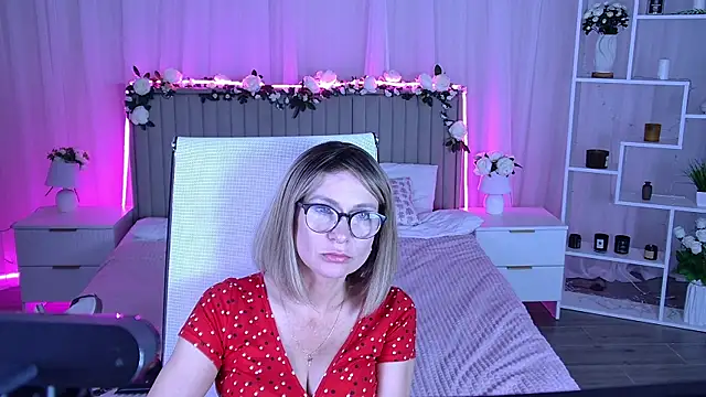 LioraVale online show from July 20, 2026, 12:51 pm