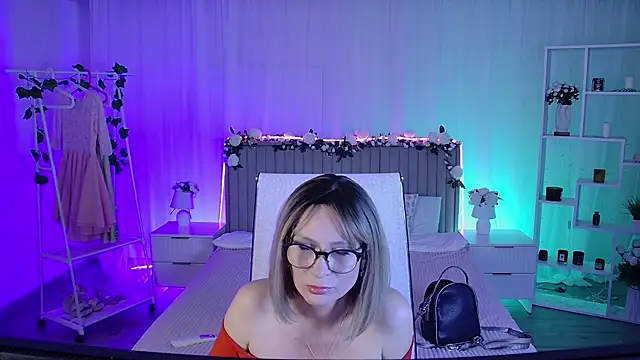 LioraVale online show from July 23, 2026, 4:16 pm