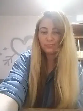 Snapshot of AngelWhite008 chatting on June 14, 2026, 10:12 pm AngelWhite008 online show from June 14, 2026, 10:12 pm