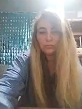 Snapshot of AngelWhite008 chatting on July 4, 2026, 8:59 pm AngelWhite008 online show from July 4, 2026, 8:59 pm