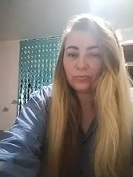 Snapshot of AngelWhite008 chatting on July 13, 2026, 9:28 pm AngelWhite008 online show from July 13, 2026, 9:28 pm