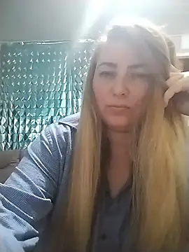 Snapshot of AngelWhite008 chatting on July 16, 2026, 8:59 pm AngelWhite008 online show from July 16, 2026, 8:59 pm