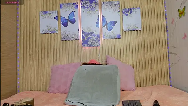 Snapshot of Moonceleste chatting on June 22, 2026, 1:07 am Moonceleste online show from June 22, 2026, 1:07 am