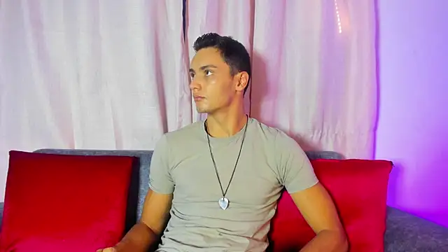andrewevans46 online show from June 17, 2026, 12:18 pm