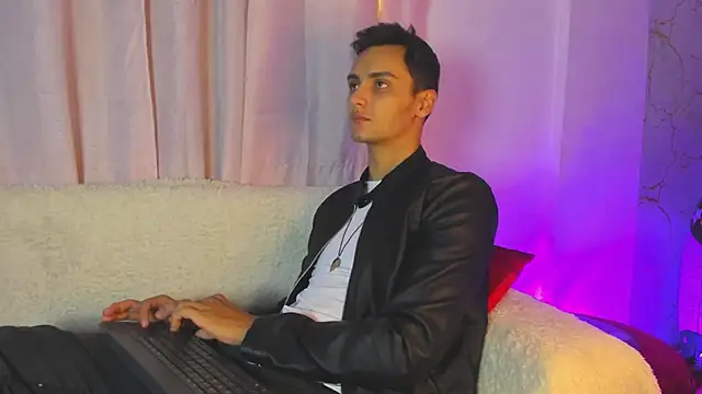 andrewevans46 online show from June 20, 2026, 10:51 am