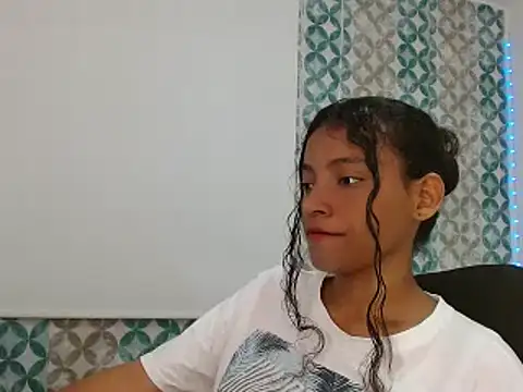 Isabellacarson online show from June 17, 2026, 5:58 pm