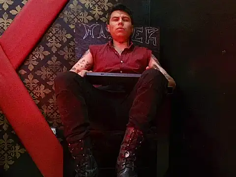 AquilesTaylor online show from July 23, 2026, 12:47 pm