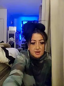 Snapshot of Angeldevlin81 chatting on June 15, 2026, 12:24 am Angeldevlin81 online show from June 15, 2026, 12:24 am