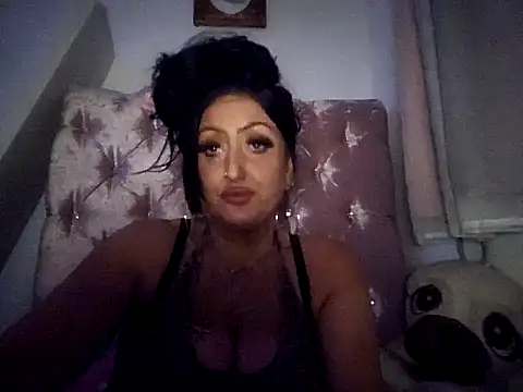 Angeldevlin81 online show from June 17, 2026, 10:21 pm