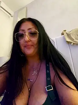 Angeldevlin81 online show from August 3, 2026, 1:04 am
