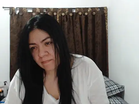 Luna-dark online show from July 14, 2026, 2:38 am