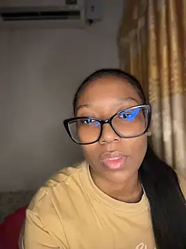 Snapshot of chell_iivy chatting on August 6, 2026, 5:20 am chell iivy online show from August 6, 2026, 5:20 am
