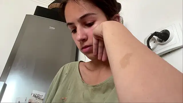 SindyKay online show from July 16, 2026, 5:46 am
