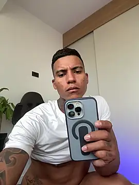 JhonDenis online show from June 3, 2026, 1:03 pm