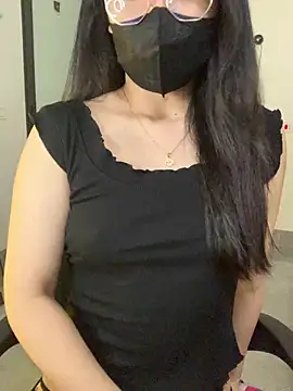 Linnacute22 online show from July 13, 2026, 6:00 pm