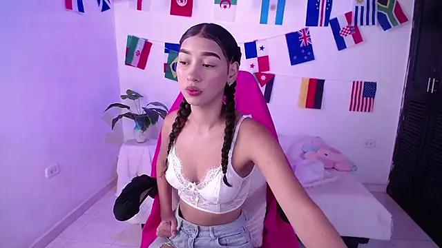 Snapshot of mia_cute_girl chatting on July 4, 2026, 6:36 pm mia cute girl online show from July 4, 2026, 6:36 pm