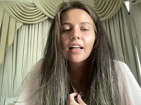 Peaches0777 online show from May 31, 2026, 2:46 pm