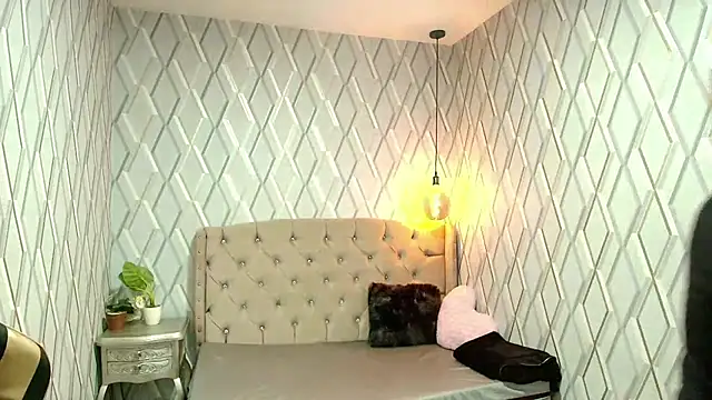 JeannMarie online show from July 28, 2026, 3:13 am