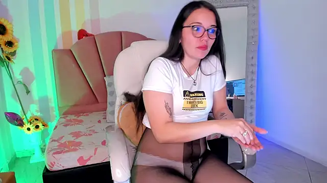 Emma lakshmi online show from July 18, 2026, 3:49 pm