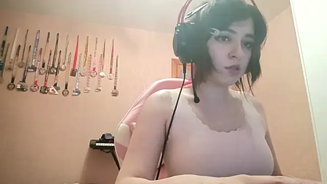 bunnyhoneylovehands online show from June 23, 2026, 10:30 pm