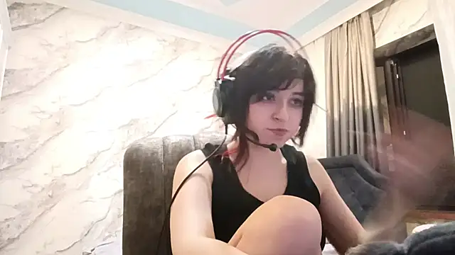 bunnyhoneylovehands online show from July 28, 2026, 8:45 pm
