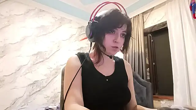 bunnyhoneylovehands online show from July 28, 2026, 9:03 pm