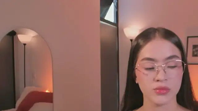 Snapshot of LizzyColins chatting on July 11, 2026, 7:49 pm LizzyColins online show from July 11, 2026, 7:49 pm