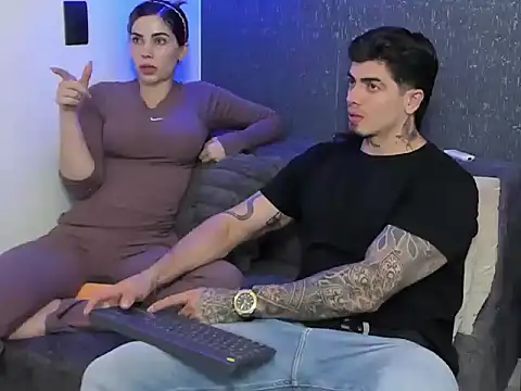 Snapshot of latin_couple04 chatting on June 1, 2026, 3:08 am latin couple04 online show from June 1, 2026, 3:08 am