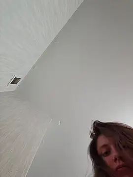 Eileenmurrr online show from June 17, 2026, 4:26 am