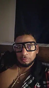 Snapshot of BigBlackMagicStic chatting on July 10, 2026, 9:50 pm BigBlackMagicStic online show from July 10, 2026, 9:50 pm