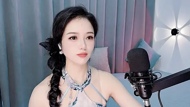 Momo-Wow online show from July 20, 2026, 5:55 am