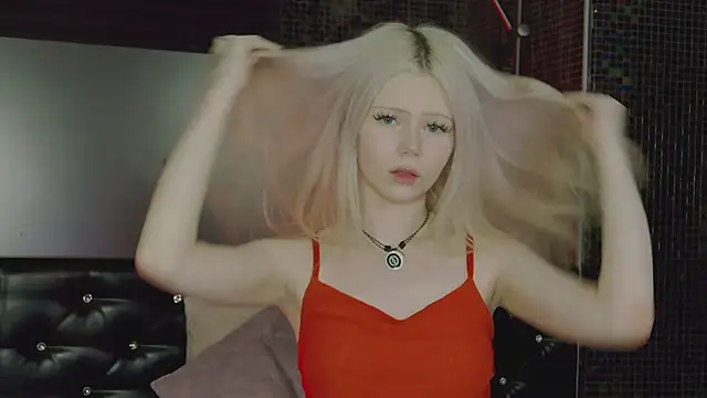 Snapshot of Lucy_Bambi chatting on June 20, 2026, 4:54 pm Lucy Bambi online show from June 20, 2026, 4:54 pm