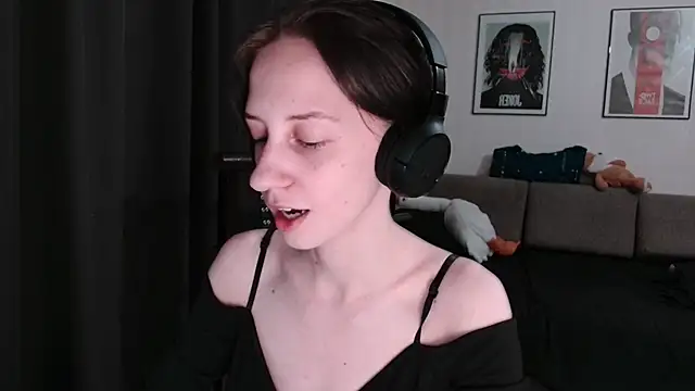 Snapshot of secrettt_poison chatting on August 2, 2026, 4:16 pm secrettt poison online show from August 2, 2026, 4:16 pm