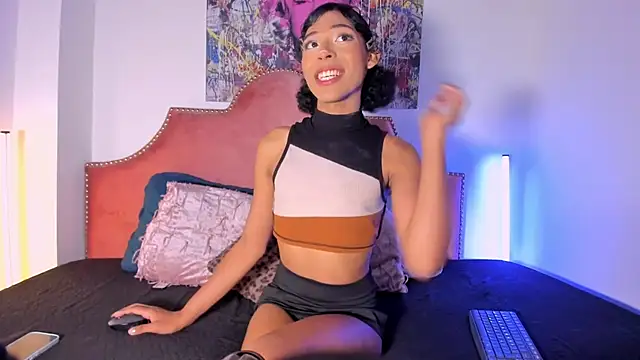 TyraHoney online show from July 13, 2026, 9:50 pm