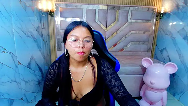sophy r online show from June 3, 2026, 9:09 pm