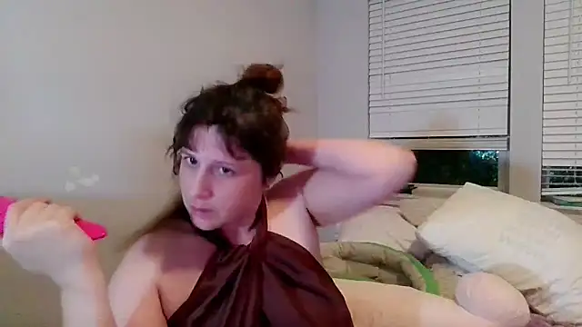 Snapshot of maddiliz chatting on February 22, 2026, 4:57 am maddiliz online show from February 22, 2026, 4:57 am