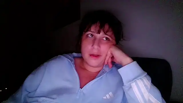 Snapshot of maddiliz chatting on March 4, 2026, 3:23 am maddiliz online show from March 4, 2026, 3:23 am