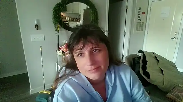 Snapshot of maddiliz chatting on April 13, 2026, 4:12 pm maddiliz online show from April 13, 2026, 4:12 pm