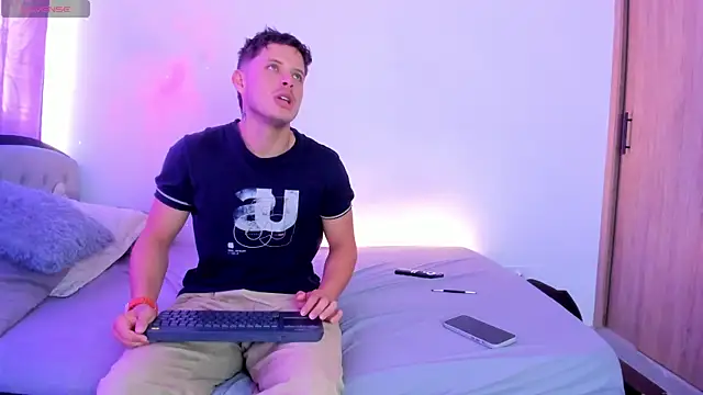 johnycooper08 online show from June 8, 2026, 6:30 pm