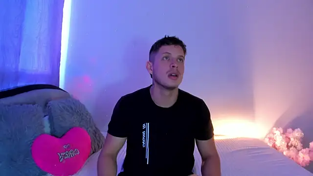 johnycooper08 online show from July 28, 2026, 12:48 pm