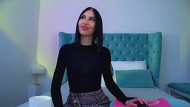 KaylaMous online show from June 17, 2026, 6:27 am