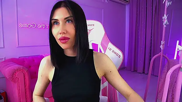 KaylaMous online show from June 21, 2026, 6:32 pm