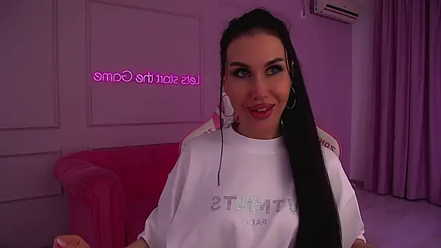 KaylaMous online show from July 18, 2026, 6:23 pm