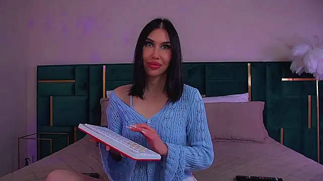 KaylaMous online show from July 25, 2026, 6:16 pm