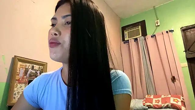 Snapshot of LizabethHaggan chatting on June 10, 2026, 12:26 pm LizabethHaggan online show from June 10, 2026, 12:26 pm